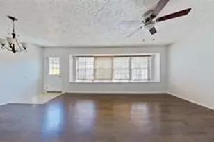 57 W Townhouse Ln, Grand Prairie, TX 75052 - Photo 6