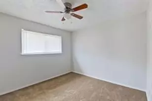 57 W Townhouse Ln, Grand Prairie, TX 75052 - Photo 12