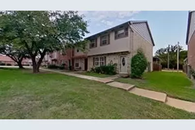 57 W Townhouse Lane #18, Grand Prairie, TX 75052 - Photo 2