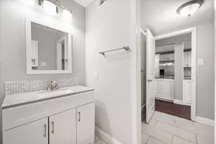 207 E Harwood Rd, Euless, TX 76039 - Photo 20