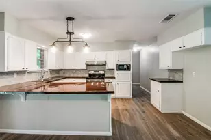 1533 E Springcrest Cir, Lancaster, TX 75134 - Photo 14