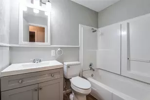 1533 E Springcrest Cir, Lancaster, TX 75134 - Photo 22