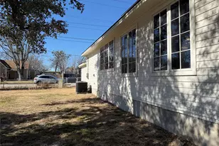202 Throckmorton St, Weatherford, TX 76086 - Photo 8