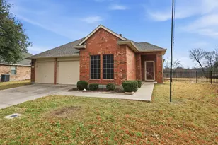 1221 Oakbrook St, Prosper, TX 75078 - Photo 2