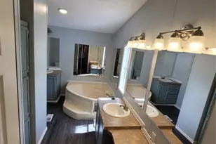 902 Devils River Dr, Granbury, TX 76048 - Photo 16