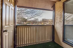 1310 Harwell Dr, Arlington, TX 76011 - Photo 16