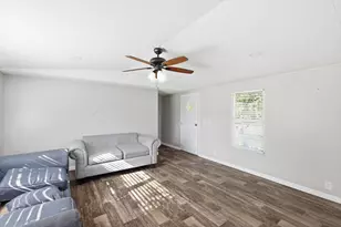 316 Summit Dr, Springtown, TX 76082 - Photo 18