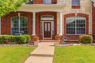 1506 Turning Leaf Ln, Garland, TX 75040 - Photo 2