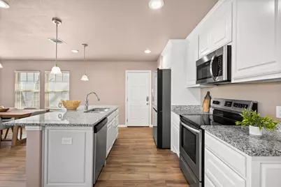 300 Lipscomb Street, Cleburne, TX 76031 - Photo 6