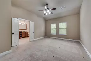 1003 Brook Hollow Dr, Euless, TX 76039 - Photo 14