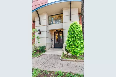 601 E 1st Street #220, Fort Worth, TX 76102 - Photo 2