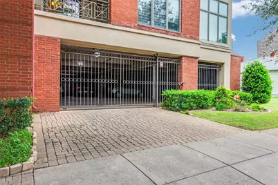 601 E 1st Street #220, Fort Worth, TX 76102 - Photo 8