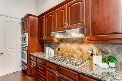 601 E 1st Street #220, Fort Worth, TX 76102 - Photo 16