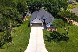 1418 Cheyenne Trail, Granbury, TX 76048 - Photo 2