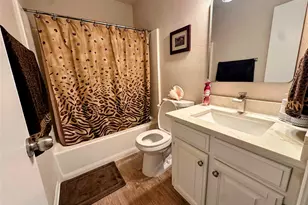 401 Shoreline Dr, Lakewood Village, TX 75068 - Photo 12