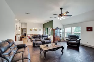 1675 Potomac Dr, Burleson, TX 76028 - Photo 12