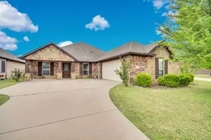 1675 Potomac Dr, Burleson, TX 76028 - Photo 2
