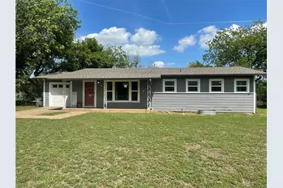209 Pennsylvania Avenue, Graham, TX 76450 - Photo 1