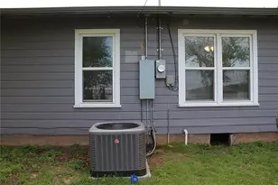 209 Pennsylvania Ave, Graham, TX 76450 - Photo 22