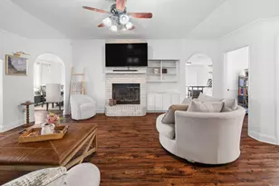 4200 Jennifer Ln, Crowley, TX 76036 - Photo 4