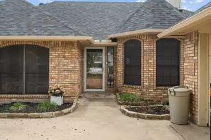 4200 Jennifer Ln, Crowley, TX 76036 - Photo 2