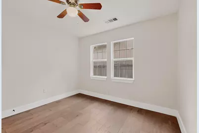 910 S Chatfield Street, Ennis, TX 75119 - Photo 22