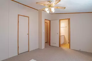 2717 Creek Dr, Granbury, TX 76048 - Photo 20