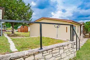 2717 Creek Dr, Granbury, TX 76048 - Photo 6