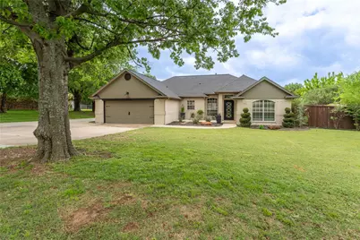 523 W 1st Street, Justin, TX 76247 - Photo 1