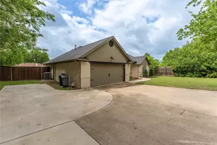 523 W 1st St, Justin, TX 76247 - Photo 30