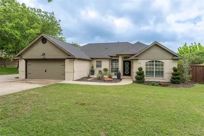 523 W 1st Street, Justin, TX 76247 - Photo 2