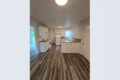 1813 Throckmorton Street, Gainesville, TX 76240 - Photo 10