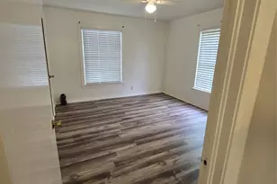 1813 Throckmorton St, Gainesville, TX 76240 - Photo 20