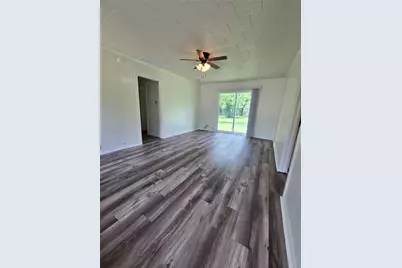 1813 Throckmorton Street, Gainesville, TX 76240 - Photo 8