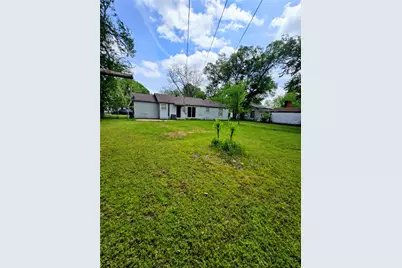 1813 Throckmorton Street, Gainesville, TX 76240 - Photo 32