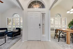 336 Touchdown Dr, Irving, TX 75063 - Photo 4