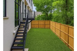 610 N Oak Cliff Blvd, Dallas, TX 75208 - Photo 2