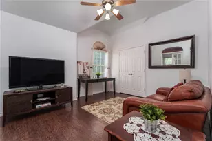 4924 Marsh Harrier Ave, Grand Prairie, TX 75052 - Photo 32