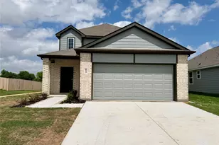 10633 Stag Ln, Fort Worth, TX 76036 - Photo 2