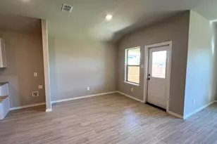 8436 Hollymead Ln, Fort Worth, TX 76131 - Photo 4