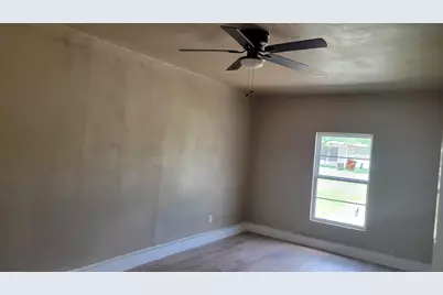 4660 Lois Street, Fort Worth, TX 76119 - Photo 12