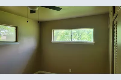 4660 Lois Street, Fort Worth, TX 76119 - Photo 16