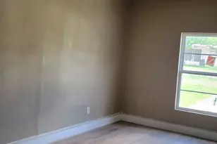 4660 Lois St, Fort Worth, TX 76119 - Photo 18