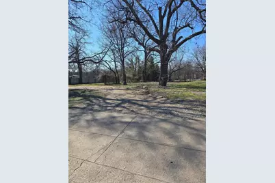 2115 S Denley Drive, Dallas, TX 75216 - Photo 1