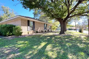 10006 Pensive Dr, Dallas, TX 75229 - Photo 2