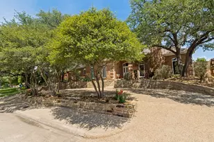 9502 Moss Haven Dr, Dallas, TX 75231 - Photo 2