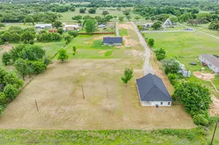 1621 Co Rd 4764, Boyd, TX 76023 - Photo 36
