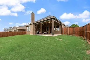 2112 Benjamin Creek Dr, Little Elm, TX 75068 - Photo 2