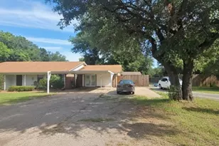 1065 Abbie Ln, Glen Rose, TX 76043 - Photo 2