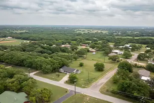514 Gilliland Rd, Springtown, TX 76082 - Photo 30